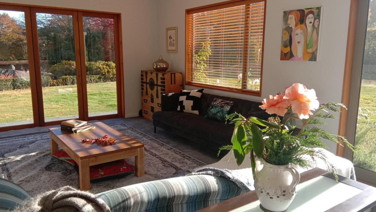 Rose & Stream Retreat Apartment Waikuku Bagian luar foto